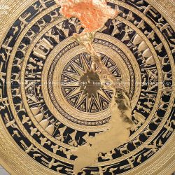 Mặt trống đồng vàng gò chạm bản đồ hình Việt Nam 34 Tỉnh Thành ĐK 1m5