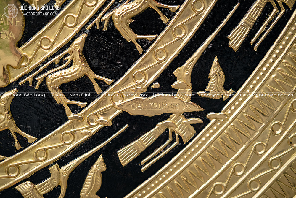 Mặt Trống Đồng Vàng Gò Chạm Bản Đồ Hình Việt Nam 34 Tỉnh Thành ĐK 1m5