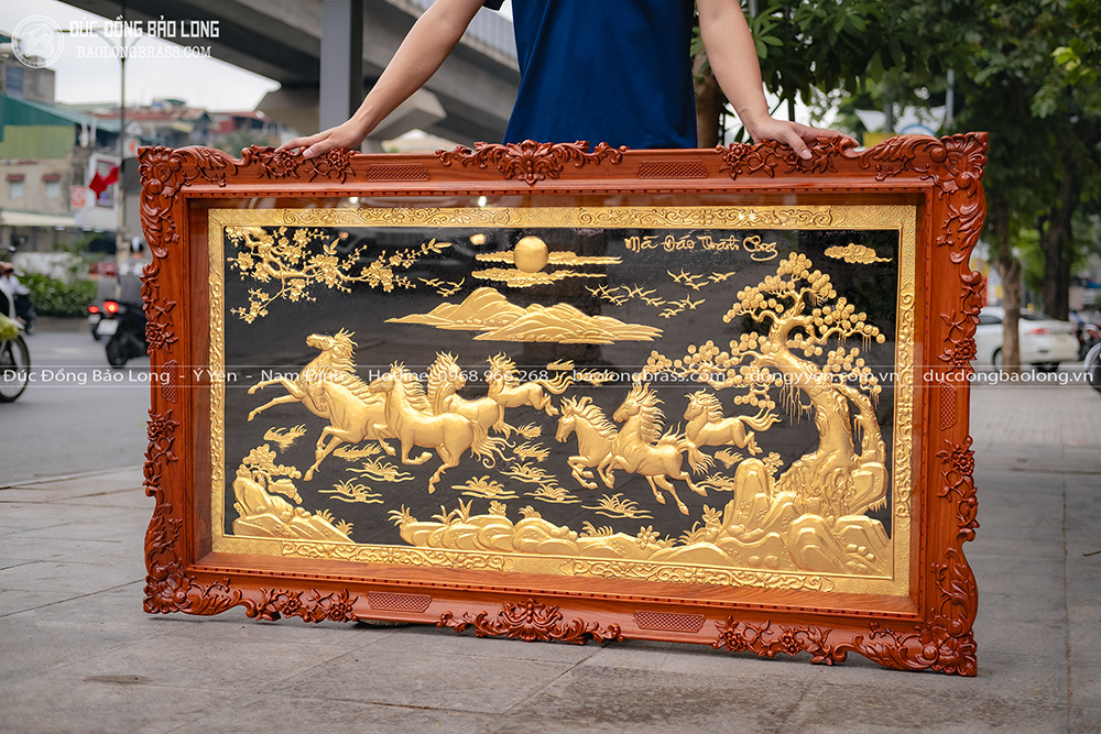 Tranh Mã Đáo Thành Công Bằng Đồng Dát Vàng 24K Khung Gỗ Gõ Đỏ Khổ 1m6 x 92cm