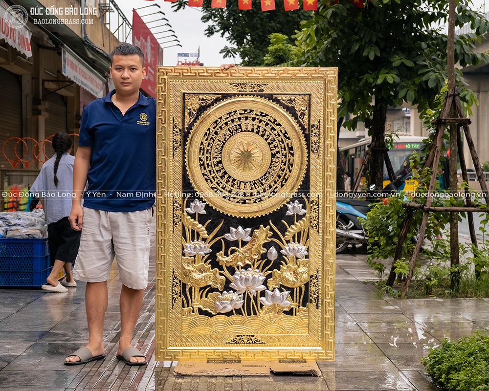 Tranh Mặt Trống Đồng Hoa Sen Khung Liền Đồng Khổ 1m55 x 95cm