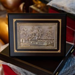 Tranh Hộp quà tặng Chùa Một Cột bằng đồng vàng