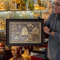 Tranh Tháp rùa bằng đồng màu giả cổ KT 40x55