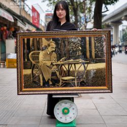 Tranh Khắc Đồng Bác Hồ Ngồi Làm Việc Khổ 1m2 x 80cm