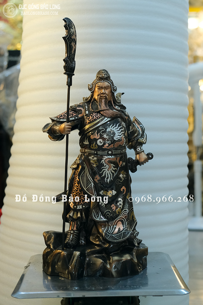 Tượng Quan Công Đứng Chống Đao Bằng Đồng Khảm Tam Khí Cao 42Cm