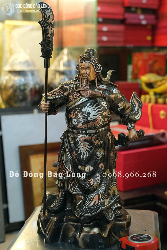 Tượng Quan Công Đứng Chống Đao Bằng Đồng Khảm Tam Khí Cao 42Cm