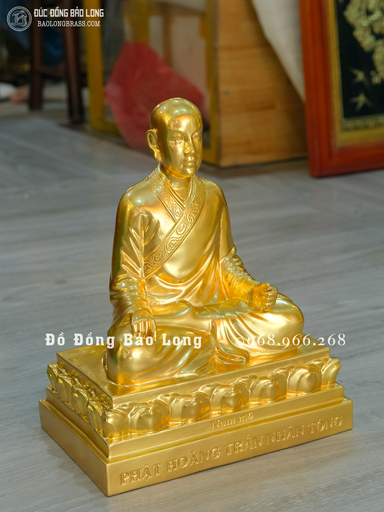 Tượng Phật Hoàng Trần Nhân Tông Bằng Đồng Dát Vàng 9999 Cao 28Cm