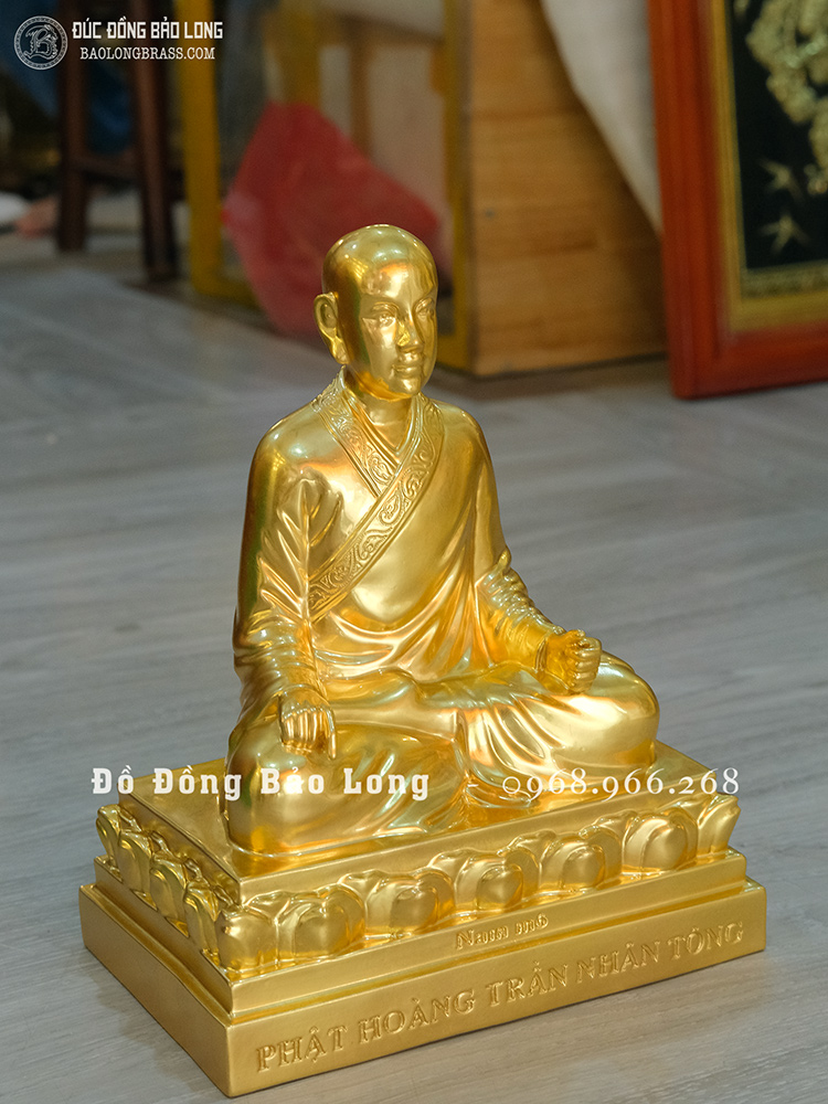 Tượng Phật Hoàng Trần Nhân Tông Bằng Đồng Dát Vàng 9999 Cao 28Cm