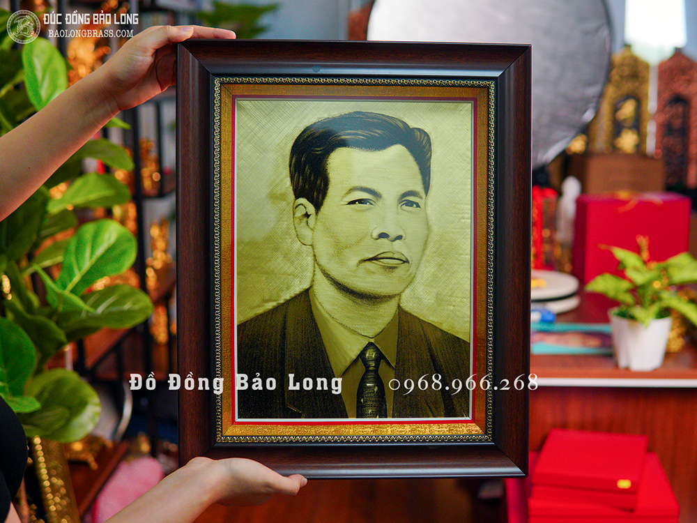 Tranh Khắc Chân Dung Ông Bà Bằng Đồng Khổ 37cm x 45cm