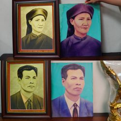 Tranh Khắc Chân Dung Ông Bà Bằng Đồng Khổ 37cm x 45cm
