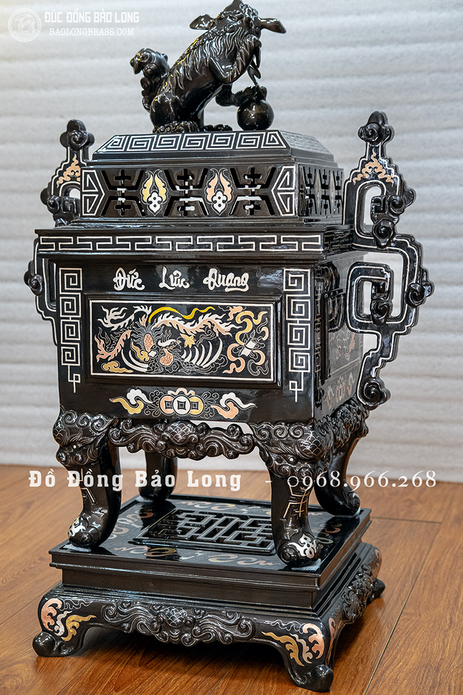 Bộ Tam Sự Chân Nến Đỉnh Vuông Bằng Đồng Khảm Tam Khí 5 Chữ Vàng Cao 60Cm