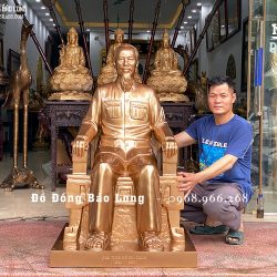 Tượng Bác Hồ ngồi ghế bằng đồng đỏ cao 1m27