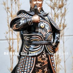 Tượng Trần Hưng Đạo đứng bệ thuyền bằng đồng khảm tam khí cao 61cm