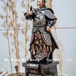 Tượng Trần Hưng Đạo đứng bệ thuyền bằng đồng khảm tam khí cao 61cm