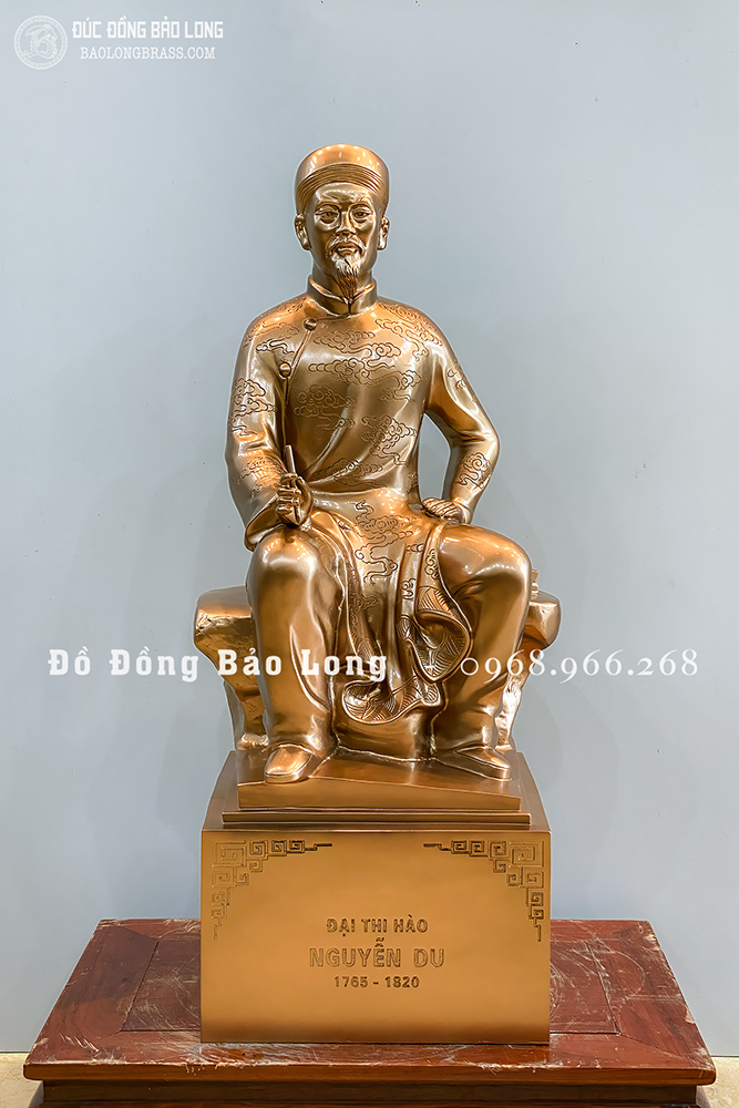 Tượng Đại Thi Hào Nguyễn Du Bằng Đồng Đỏ Cao 81Cm