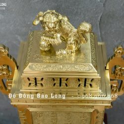 Đỉnh vuông Tai Triện bằng đồng vàng catut cao 60cm