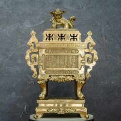 Đỉnh vuông Tai Triện bằng đồng vàng catut cao 60cm