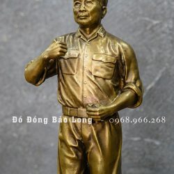Tượng Bác Giáp đứng bằng đồng màu trầm cổ cao 42cm