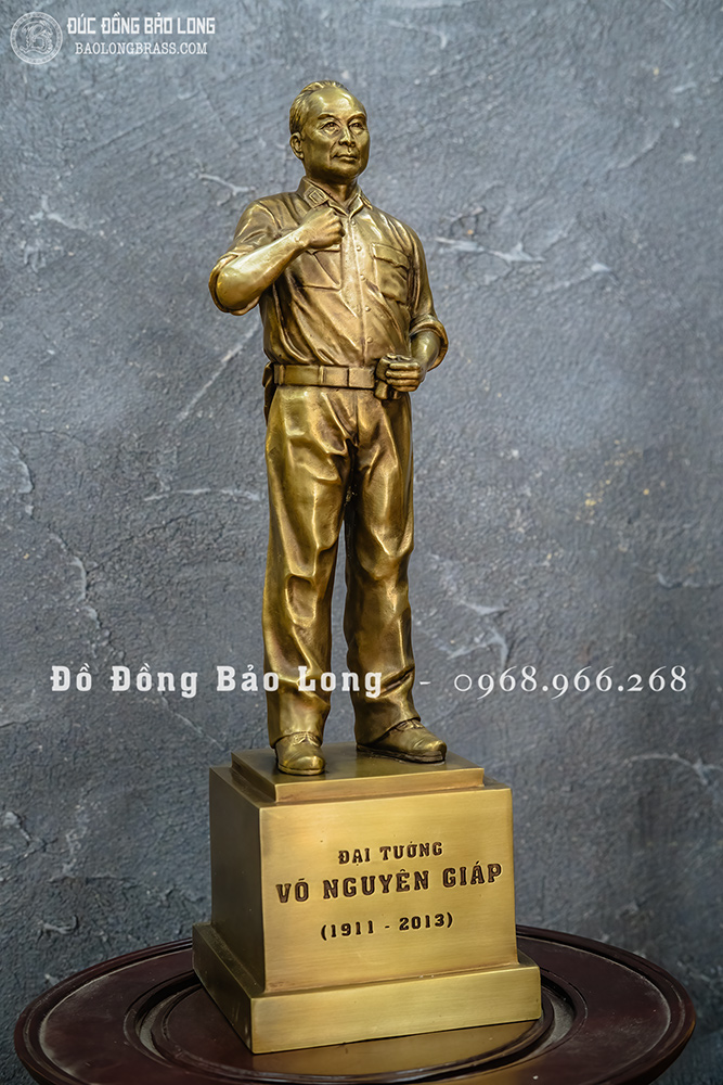 Tượng Bác Giáp Đứng Bằng Đồng Màu Trầm Cổ Cao 42Cm