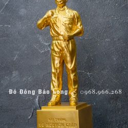Tượng Bác Giáp đứng bằng đồng dát vàng 9999 cao 42cm