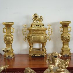 Bộ Đỉnh Đồng Lọ Hoa Vuông Tai Chiên Cao 61Cm