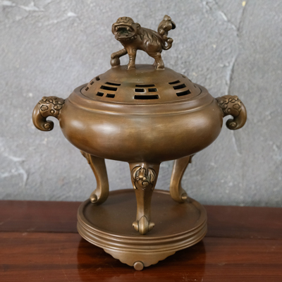 Lư Đốt Trầm Mẫu Cổ Tai Chụp Chân Dơi Phúc Bằng Đồng Vàng Giả Cổ Cao 27cm