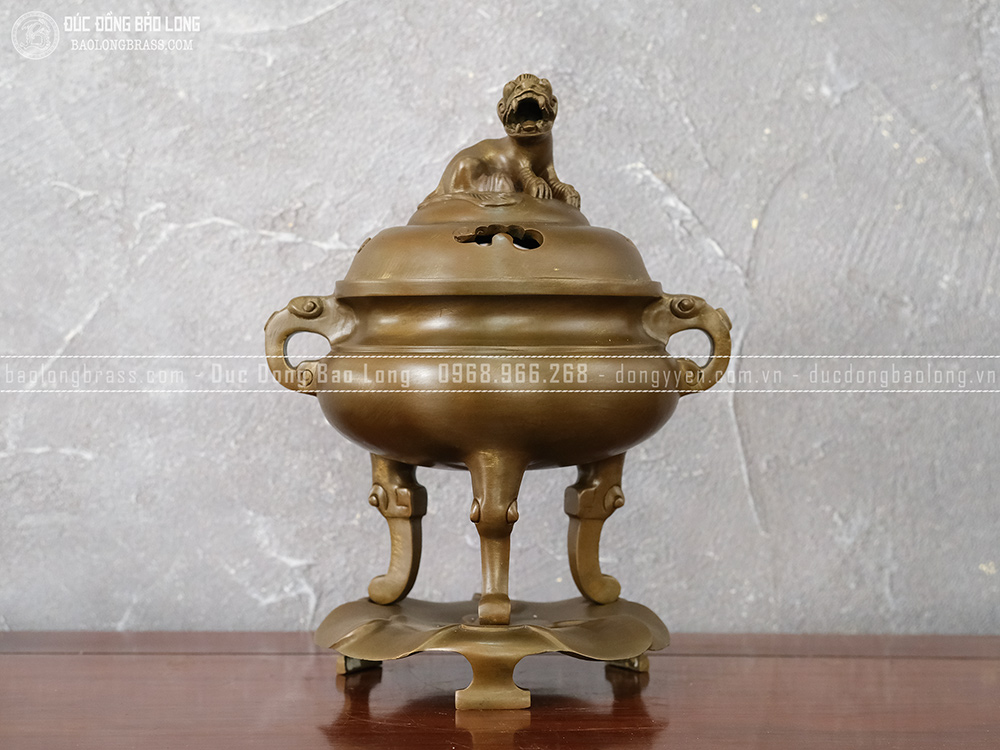 Lư Xông Trầm Đế Lá Sen Bằng Đồng Vàng Cao 33Cm Màu Giả Cổ