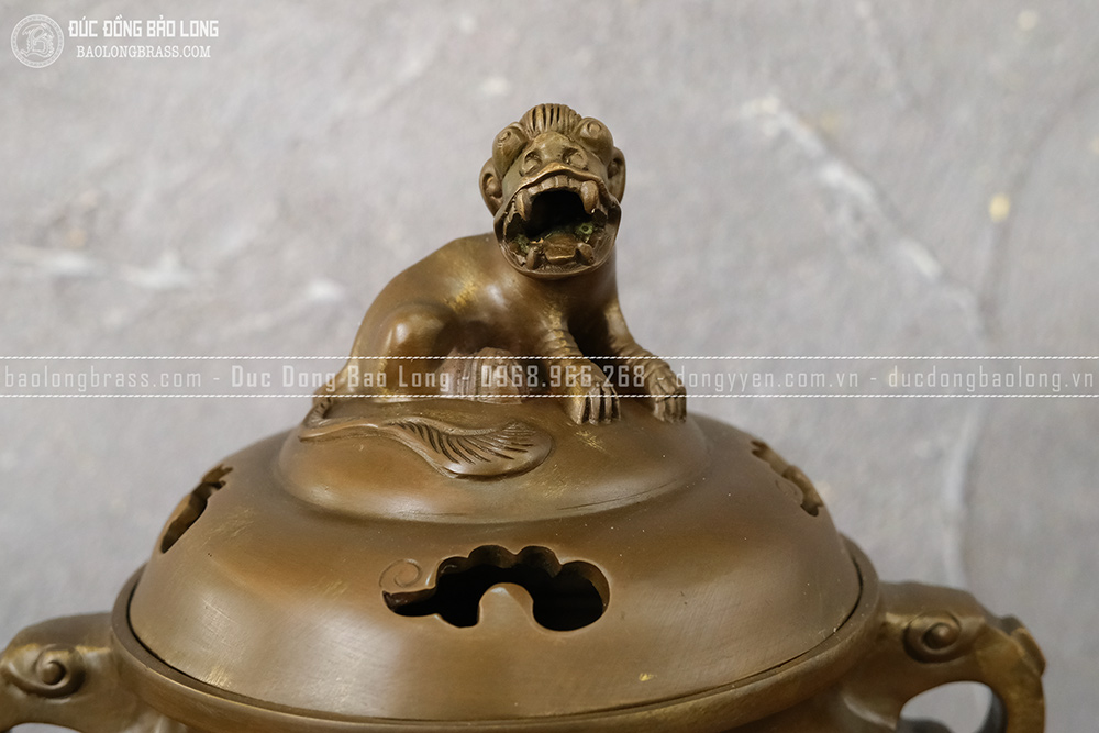 Lư Xông Trầm Đế Lá Sen Bằng Đồng Vàng Cao 33Cm Màu Giả Cổ