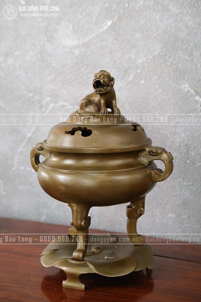 Lư Xông Trầm Đế Lá Sen Bằng Đồng Vàng Cao 33Cm