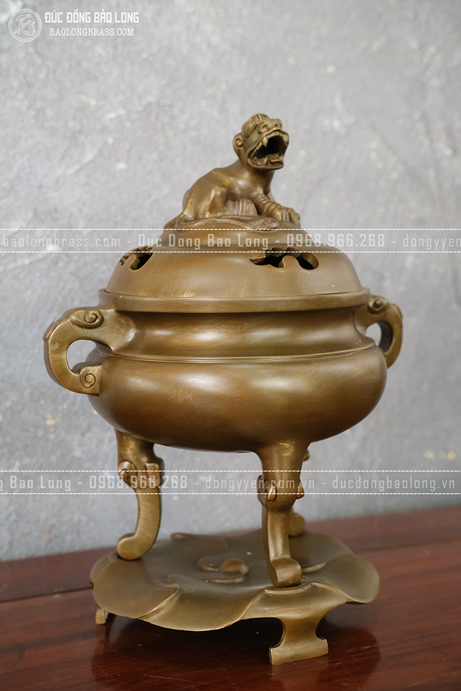 Lư Xông Trầm Đế Lá Sen Bằng Đồng Vàng Cao 33Cm