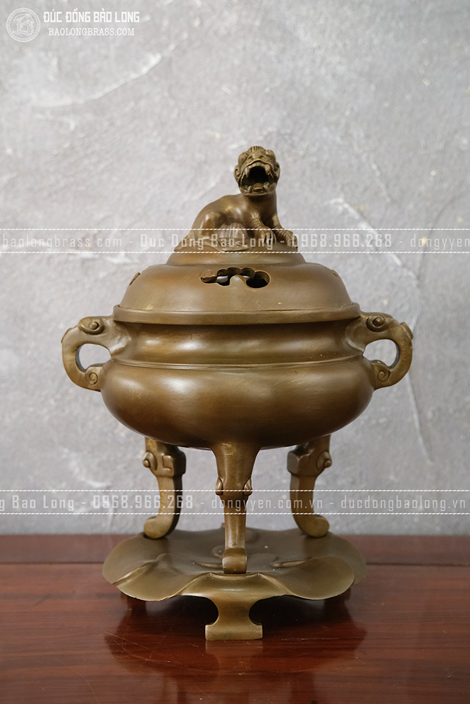 Lư Xông Trầm Đế Lá Sen Bằng Đồng Vàng Cao 33Cm