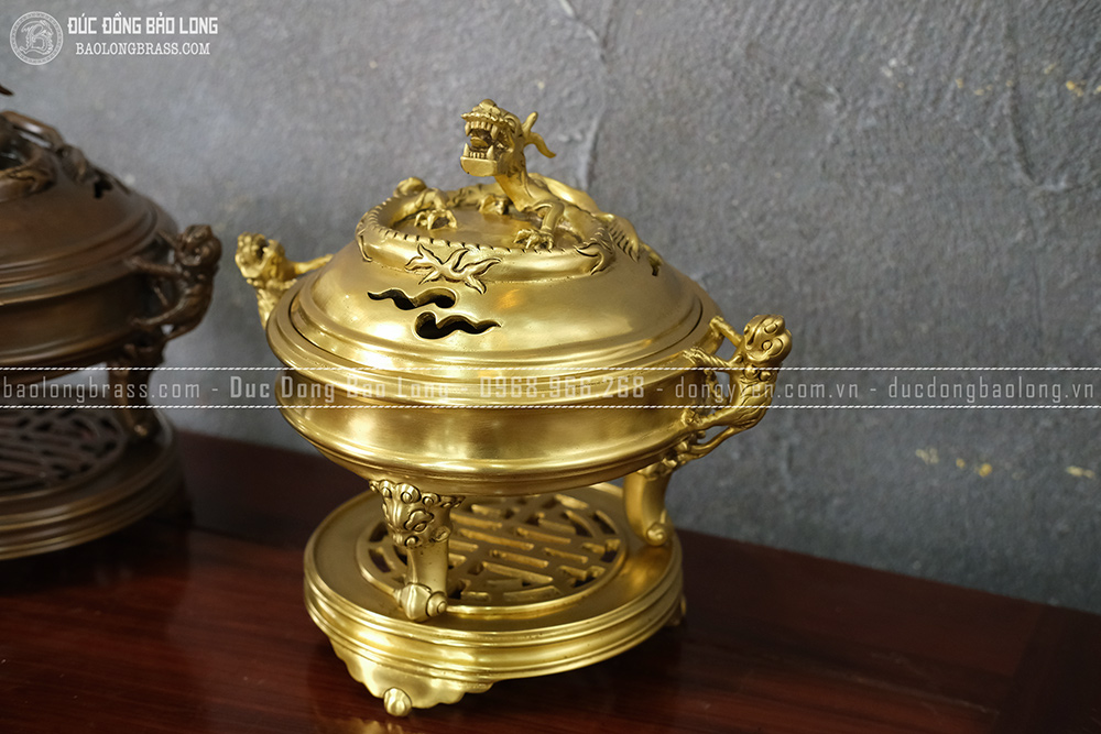 Lư Xông Trầm Nắp Rồng Cuộn Bằng Đồng Cao 24Cm