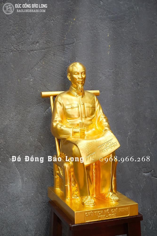 Tượng Đồng Bác Hồ Ngồi Đọc Báo Bằng Đồng Dát Vàng 24k Cao 50Cm