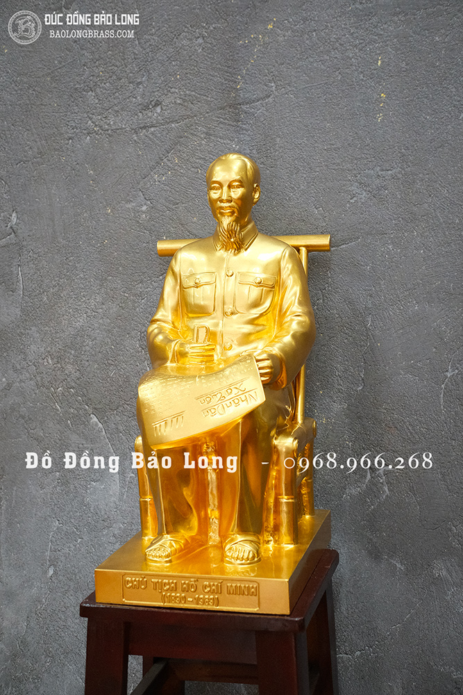 Tượng Đồng Bác Hồ Ngồi Đọc Báo Bằng Đồng Dát Vàng 24k Cao 50Cm