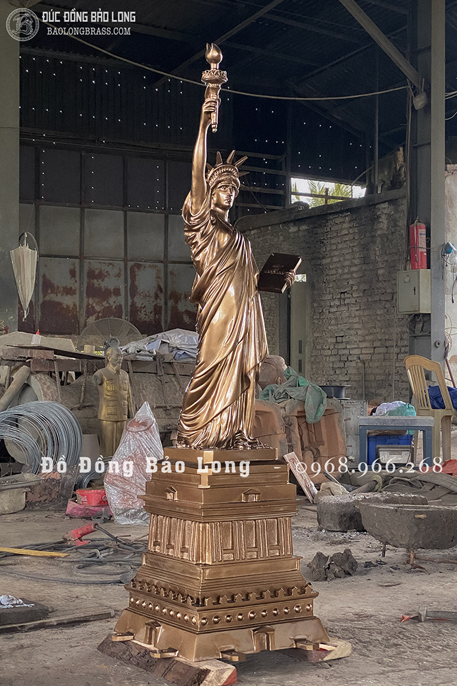 Tượng Nữ Thần Tự Do Bằng Đồng Đỏ Cao 1m55
